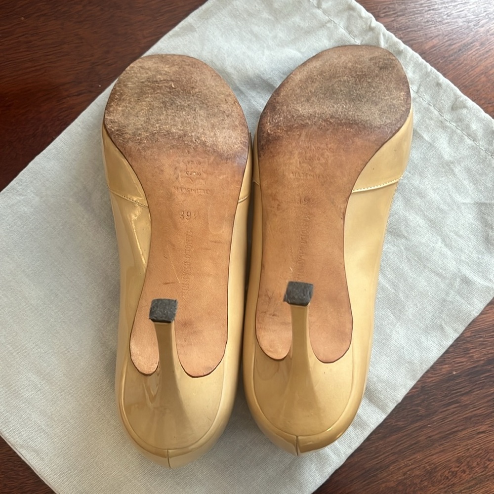 Manolo Blahnik Nude Heels, Size 39.5 - Picture 6 of 9